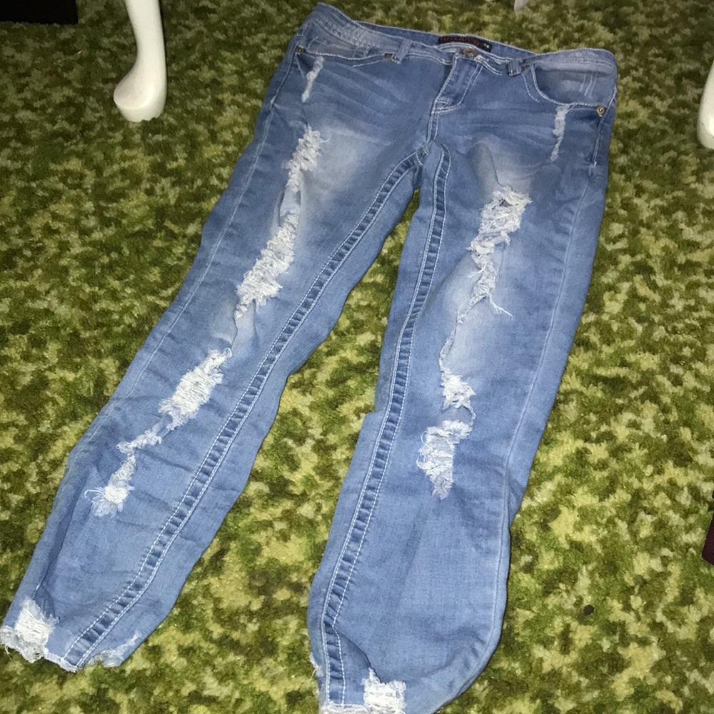 Ripped cropped jeans